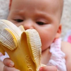 Oli & Carol Bad- En Bijtspeeltje Ana Banana -Aanbiedingen badspeelgoed Winkel 550x550 239