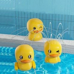 VG Deals Interactief Bad Speelgoed | Eenden Boot Met Douche | Watersproei Boot | 4 In 1 Bad Speelgoed Douche| Baby En Peuter Speelgoed | Bad Boot Met 4 Verschillende Sproeikoppen |4 Opzet Stukken | Duck Shower| Bad Eend | Jongens En Meisjes -Aanbiedingen badspeelgoed Winkel 550x550 268