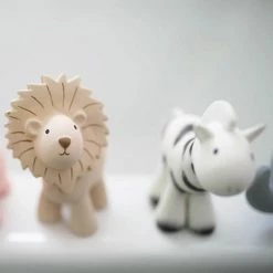 Tikiri Badspeeltje Met Belletje Leeuw -Aanbiedingen badspeelgoed Winkel 550x550 349