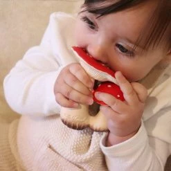 Oli & Carol Bad- Bijtspeeltje Spot Paddestoel -Aanbiedingen badspeelgoed Winkel 550x550 588