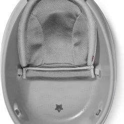 Skip Hop Moby Smart Sling 3-Stage Tub Grey -Aanbiedingen badspeelgoed Winkel 550x815 1