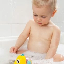 Playgro Paddellend Badvisje - Badspeelgoed - Trekspeeltje - Clownvis Met Spartelende Vinnen - 2 Kleuruitvoeringen -Aanbiedingen badspeelgoed Winkel 550x830